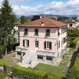 Nocleg ze śniadaniem B&B Villa Agnese Lucca